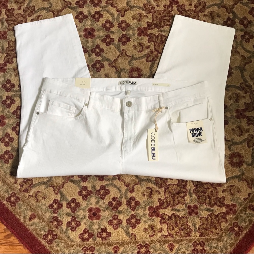 NWT Code Bleu stretch Classic Capri jeans high rise